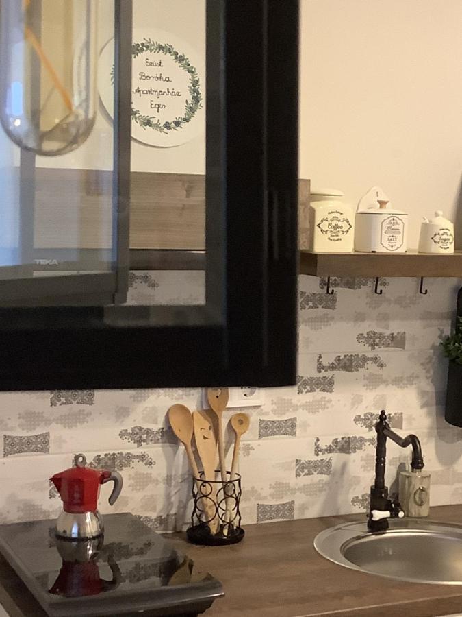 Ezuest Boroka Apartman Eger Buitenkant foto