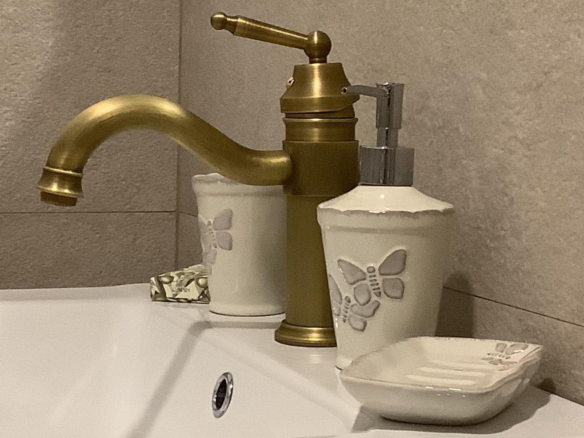 Ezuest Boroka Apartman Eger Buitenkant foto