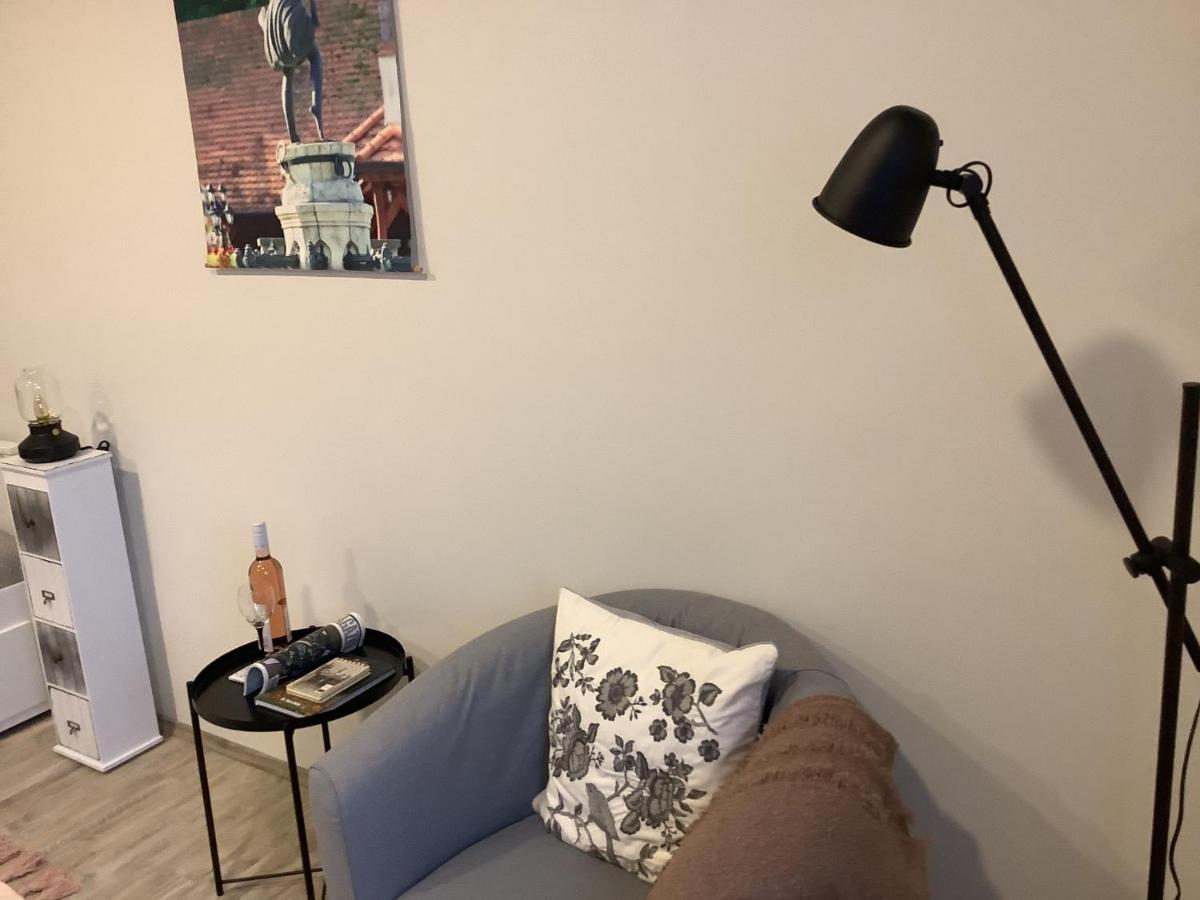 Ezuest Boroka Apartman Eger Buitenkant foto