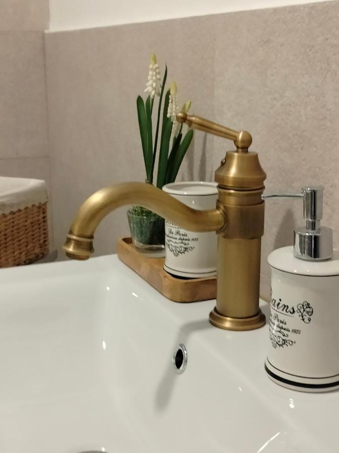 Ezuest Boroka Apartman Eger Buitenkant foto